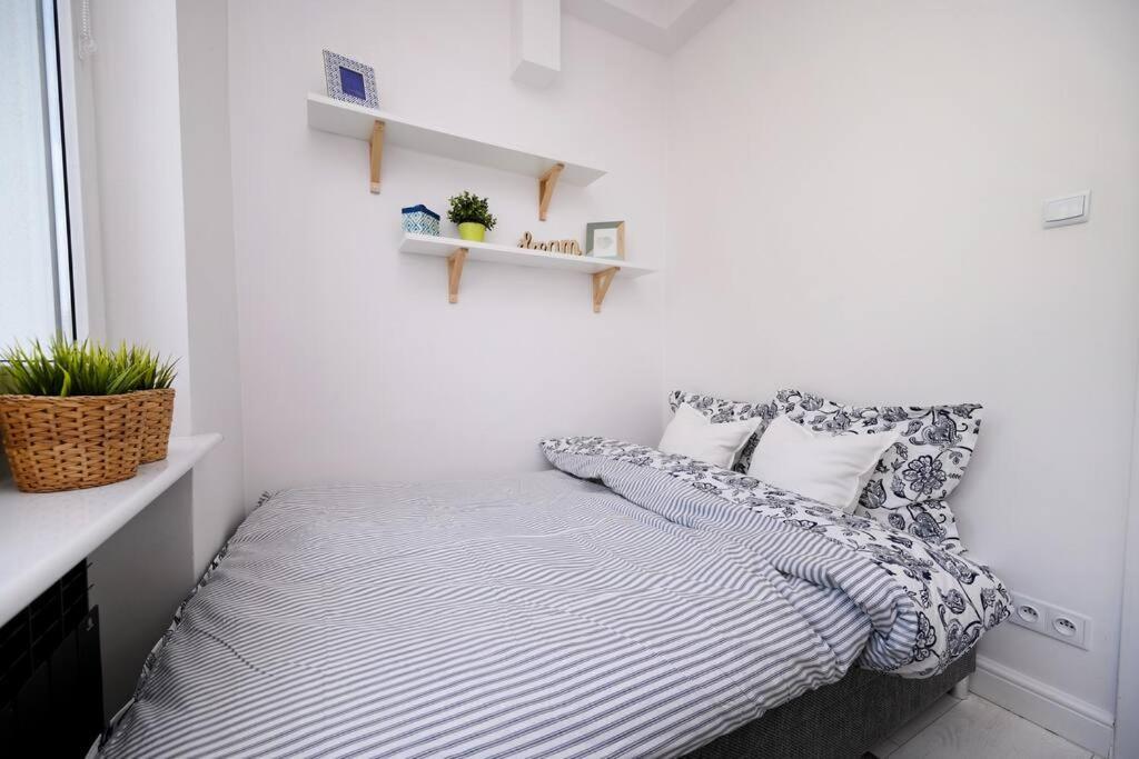 Ferienwohnung Saska Kepa -Ul. Francuska 2' Min Warschau Exterior foto