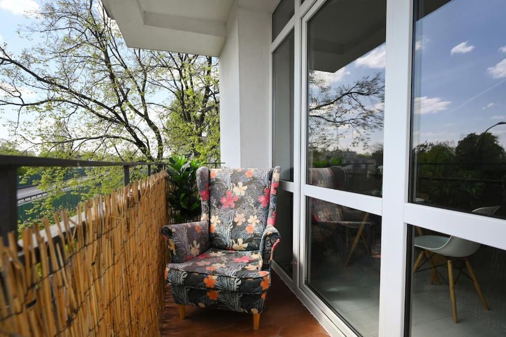 Ferienwohnung Saska Kepa -Ul. Francuska 2' Min Warschau Exterior foto